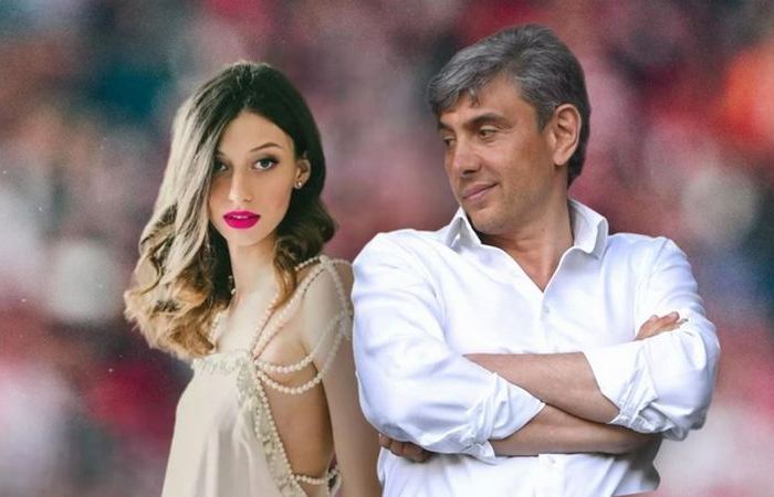 Осталась только дочка.