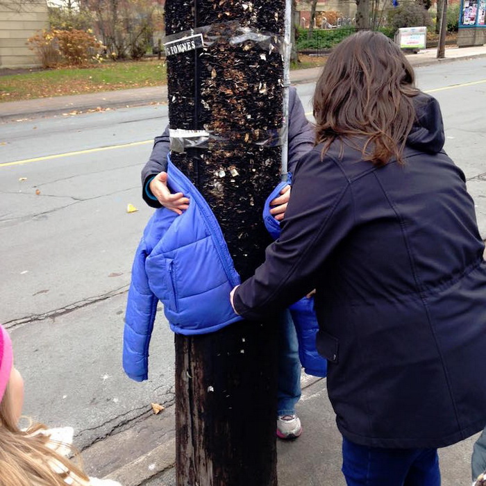 Куртки для бездомных: благотворительный проект в канадском городе