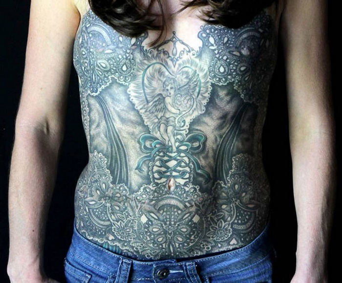 Татуировки, помогающие скрыть рубцы после операций на молочной железе