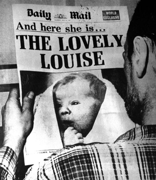 Луиза Браун - первый ребенок из пробирки. Фото: Afflictor.com