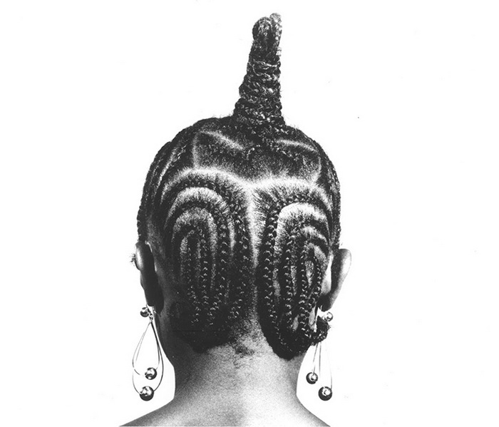 Африканские прически 1960-1970-х гг. в фотопроекте от J.D. Okhai Ojeikere