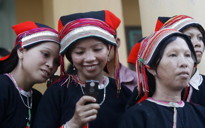 Девушки на ярмарке любви во Вьетнаме