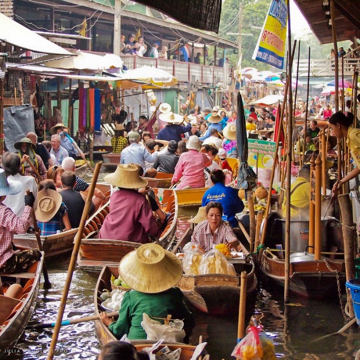 Плавучие рынки в Азии - колоритная туристическая достопримечательность
