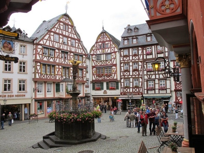 Бернкастель-Кюс - жемчужина немецкой средневековой архитектуры
