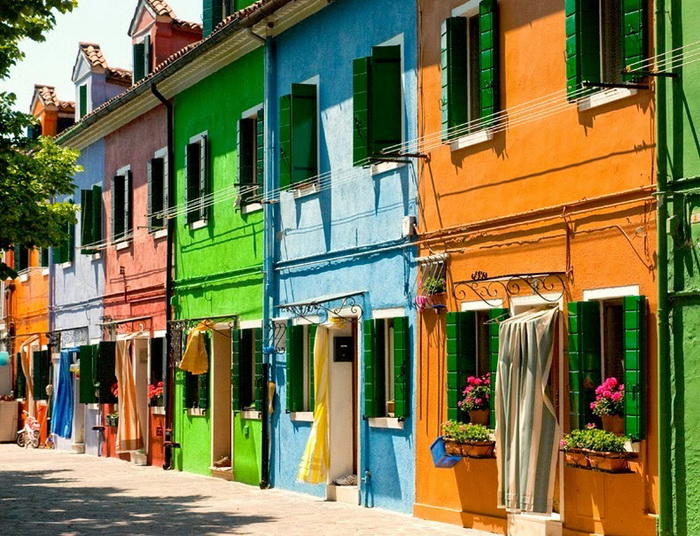 Разноцветные дома Бурано (Италия)