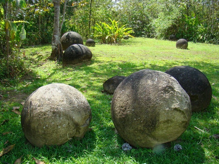 Мистические каменные шары, найденные в Коста-Рике