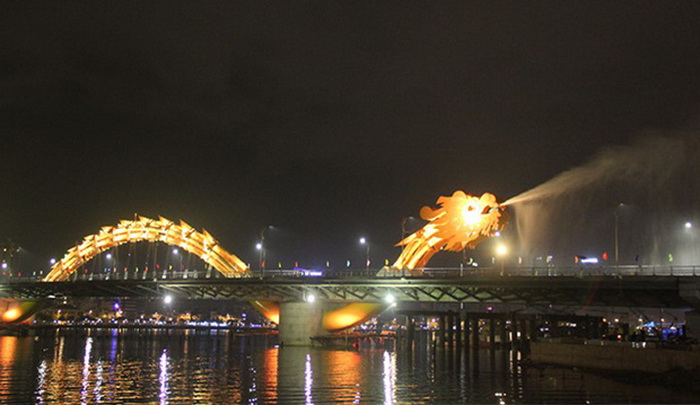 Мост *Огнедышащий дракон* во Вьетнаме