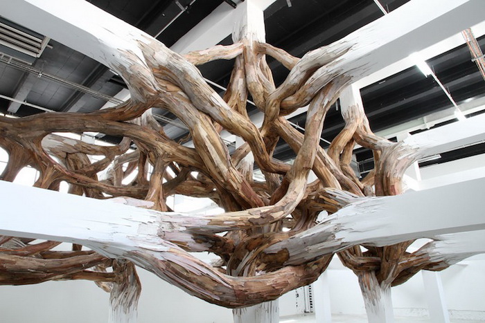 Гордиев узел: деревянная инсталляция от Энрике Оливейра (Henrique Oliveira)