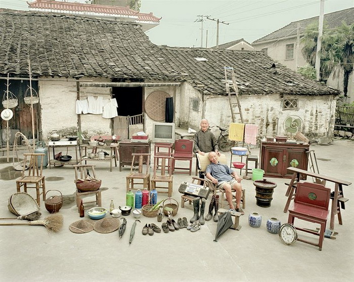 Китайские семьи и их имущество в проекте фотографа Huang Qingjun