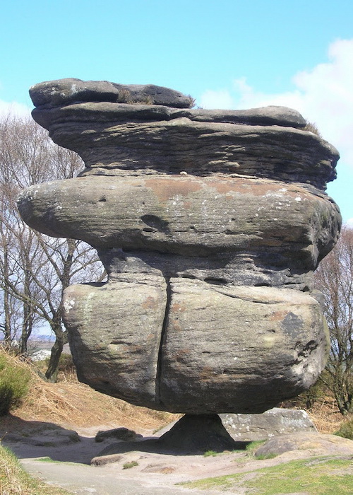Idol Rock - балансирующий камень из Англии