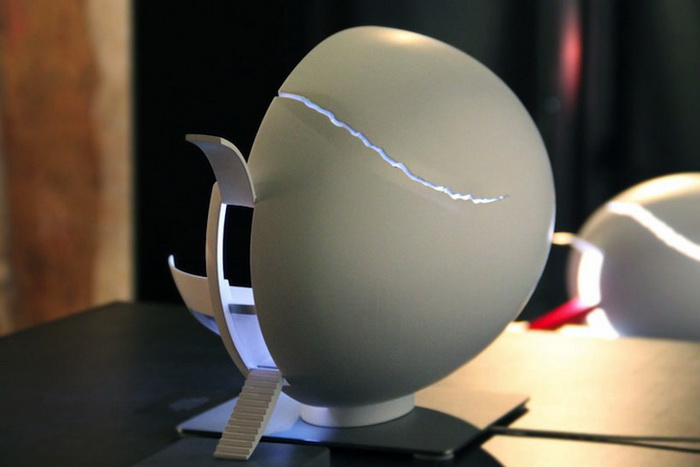 Светильника в форме яйца от дизайнера Инго Маурера