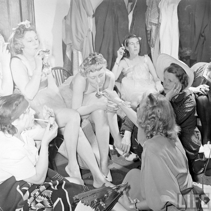 Женская вечеринка, 1941 год