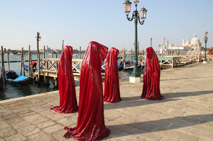 Хранители времени. Мистические скульптуры на Венецианской биеннале