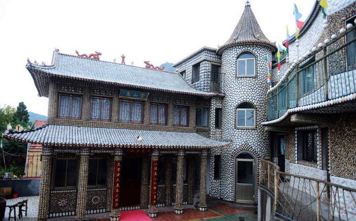 Дом, украшенный ракушками (Китай)