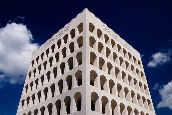 Квадратный Колизей - итальянский памятник фашистской архитектуры