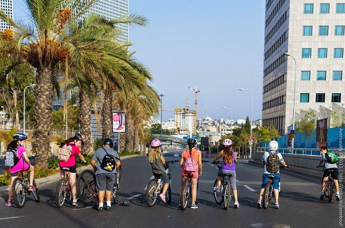 Велосипедисты на улицах