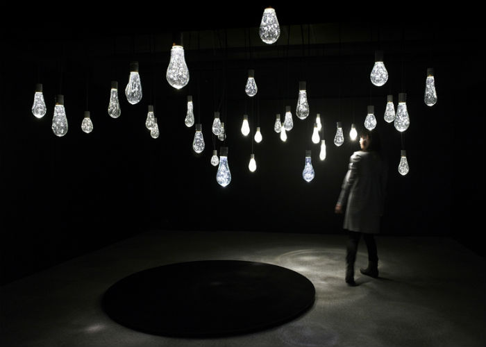 Специалисты из японской студии Torafu Architects подготовили для выставки  Eco & Art Award 2014 свою новую экологическую инсталляцию из стекла Water Balloon 