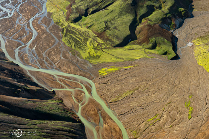 Потрясающие снимки Исландии с высоты птичьего полёта