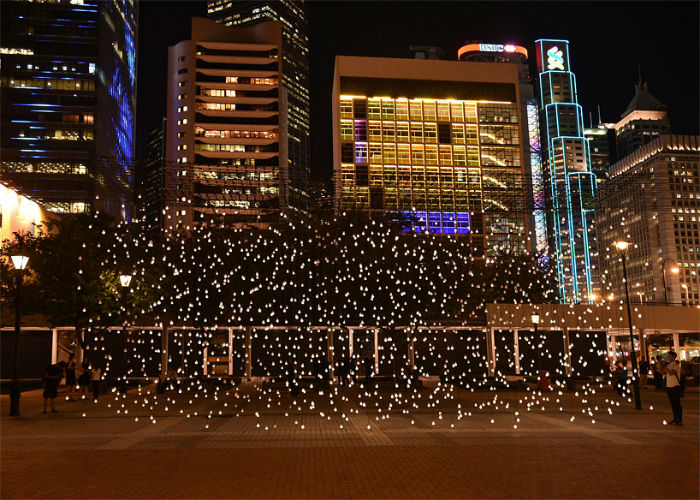 До экспозиции в Гонконге Scattered Light побывала в знаменитом нью-йоркском парке Мэдисон-сквер 