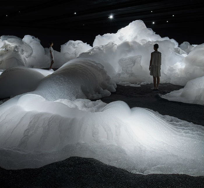 Инсталляция «Foam» («Пена») была впервые представлена на Айти Триеннале в Японии