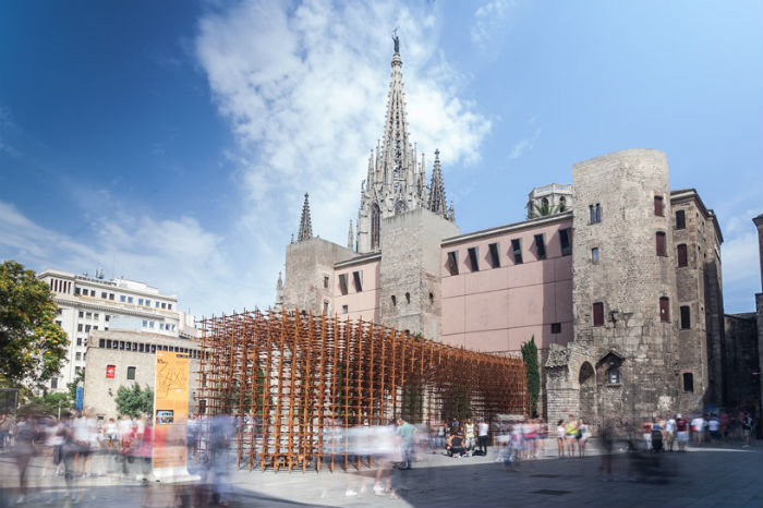 Бамбуковый павильон на Новой площади в Барселоне