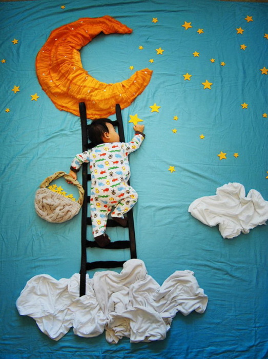 фотографии спящего младенца в различных образах от Queenie Liao