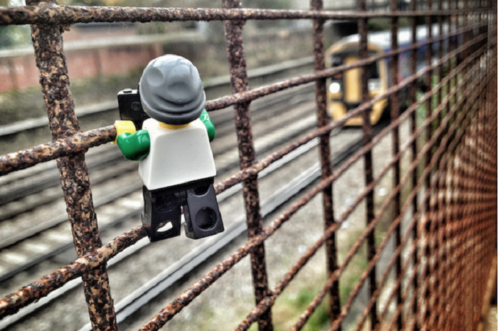 Legographer покоряет забор