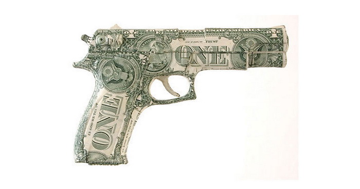 пистолет из долларовых купюр