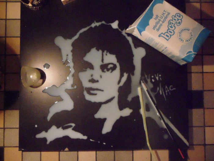 портрет Майкла Джексона, написанный молоком
