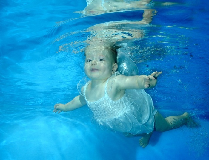 Младенцы под водой