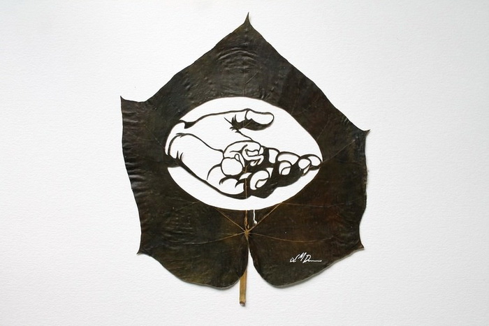 Резные листья от художника Lorenzo Manuel Duran 