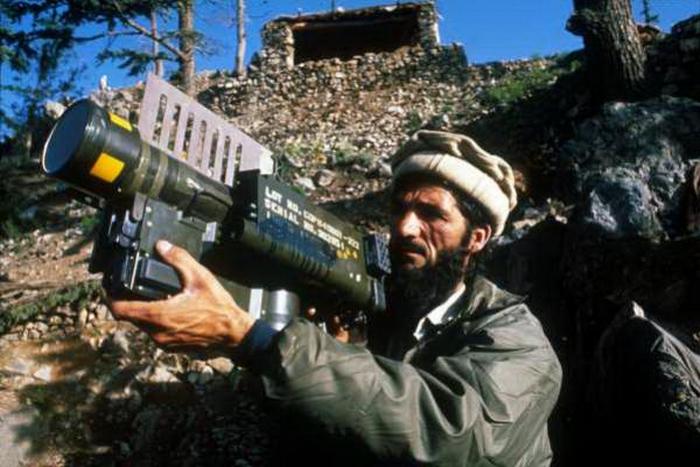 Афганистан, 1980-е годы. Моджахед со «Стингером».