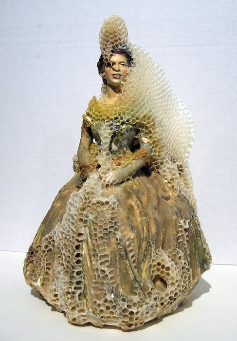 Аганета Дайк (Aganetha Dyck): скульптуры, покрытые пчелиными сотами