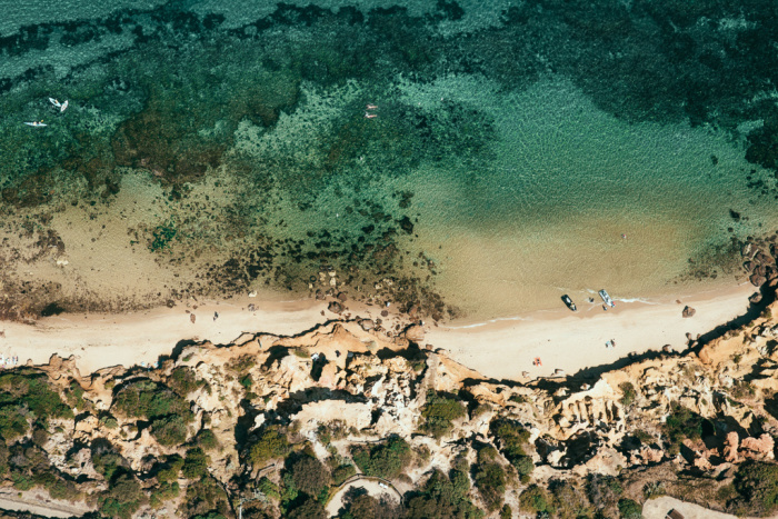 Морские берега на фотографиях Кейт Белиз (Kate Ballis). 
