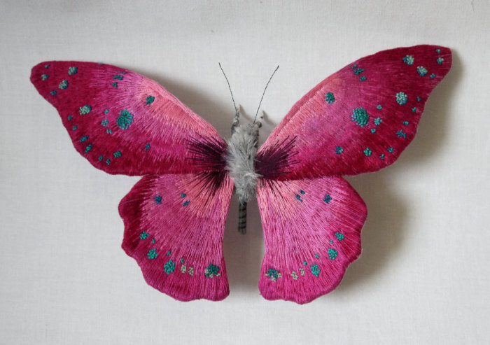 Реалистичные скульптуры в виде красочных бабочек от Yumi Okita.