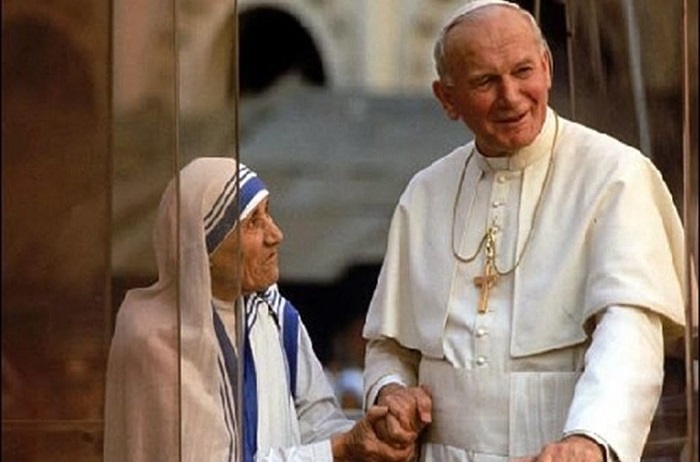 Мать Тереза и Папа Римский Иоанн Павел II.