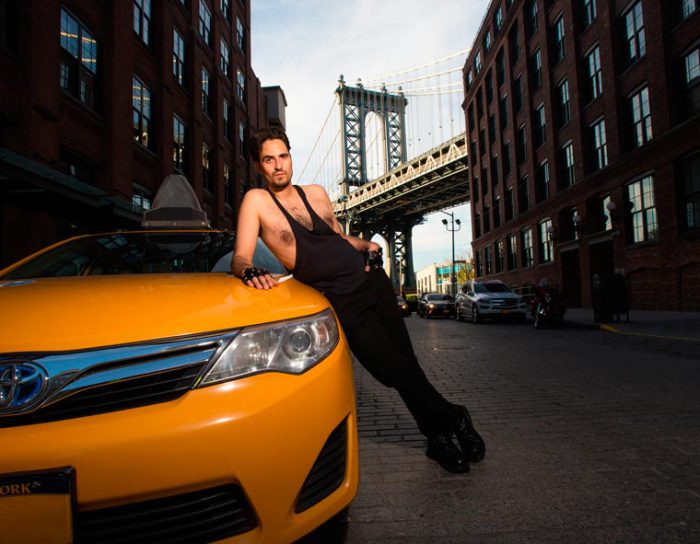 Календарь с нью-йоркскими таксистами на 2016 год.