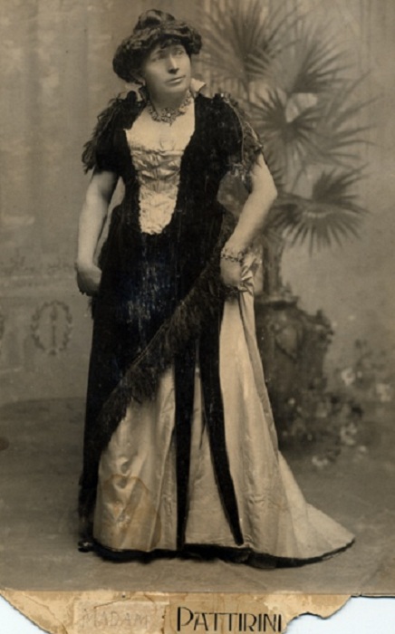 Моррис Янг - певец 19 века, популярный в образе мадам Паттирини.