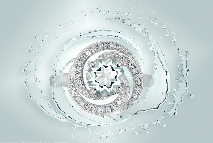 Цифровые снимки капель воды от Alex Koloskov.