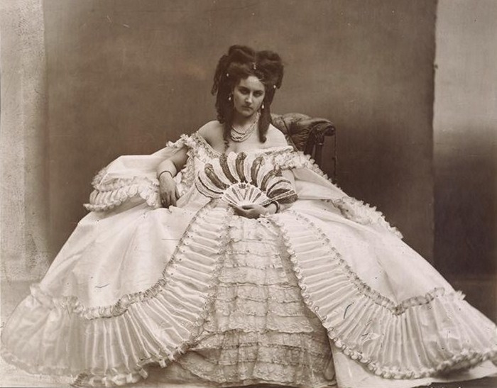 Графиня ди Кастильоне - итальянская куртизанка и фотомодель, 1863 год. | Фото: byronsmuse.wordpress.com.