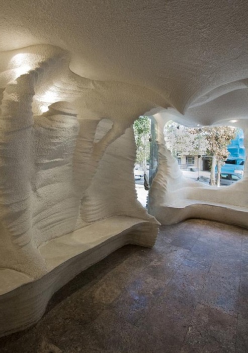 Дизайн ресторана в виде соляной пещеры.