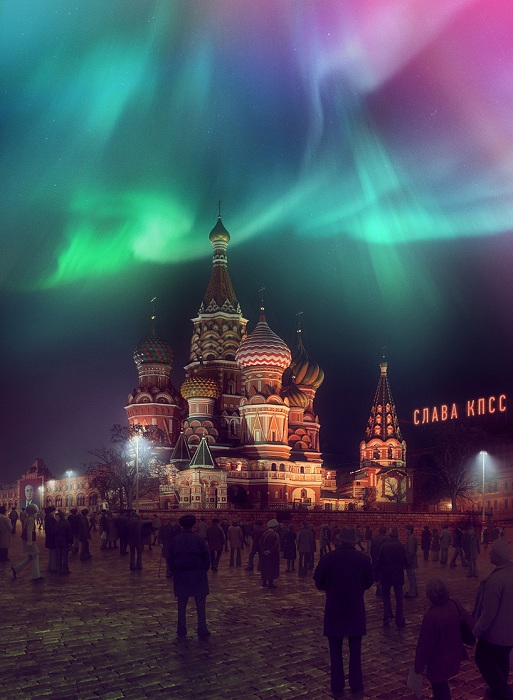 Северное сияние над Москвой.