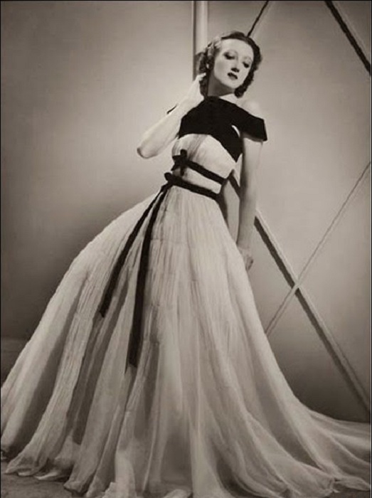 Тея (Екатерина) Бобрикова - манекенщица и владелица модного дома в 1930-х годах. | Фото: storyfiles.blogspot.com.