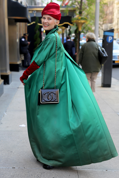Модные дамы старше 50 лет на улицах Америки и Европы: кадры известного фотографа