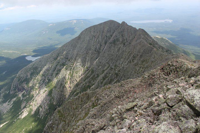 Гора 3 км. Гора Катадин штат Мэн. Гора Katahdin. Гора Катарин в штате Мэн фото.