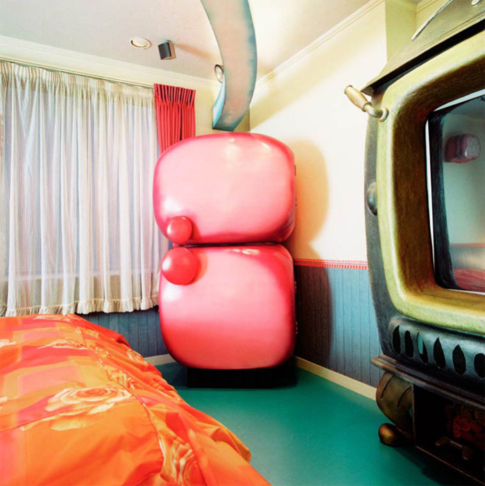 Love Hotels: The Hidden Fantasy Rooms of Japan. Автор фото: Misty Keasler.