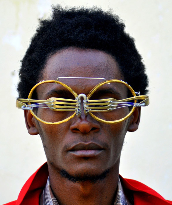 Необычные очки Сируса Кабиру.