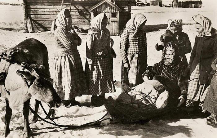 Женщины саами на финской стороне Лапландии.