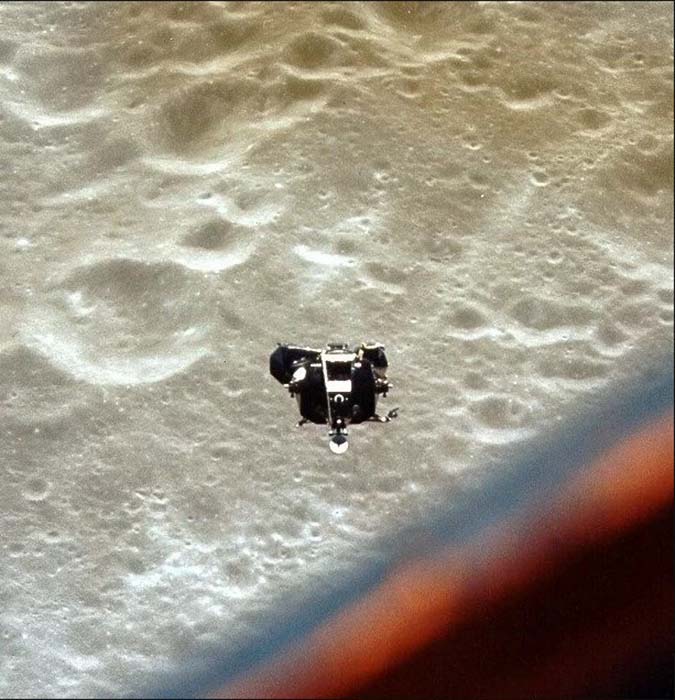 Лунный модуль Apollo-10.