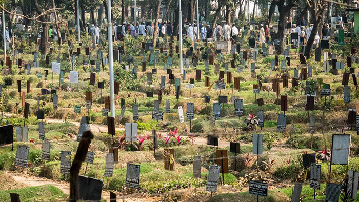 Одно из кладбищ в Дакке.  Фото: Amirul Rajiv.